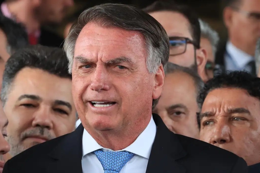 Moraes decreta prisão domiciliar de Bolsonaro após violação de medidas cautelares