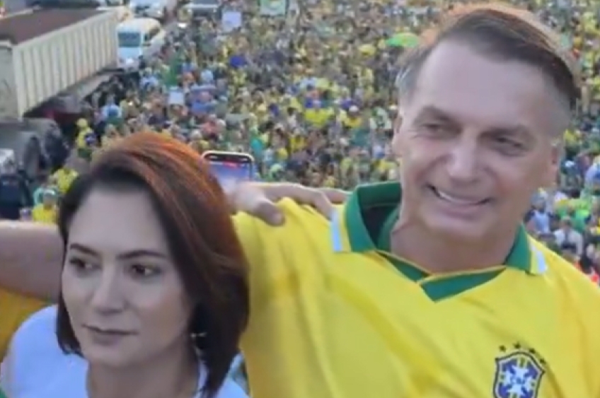 Ato com Bolsonaro só reuniu 4 mil manifestantes em Brasília, diz USP