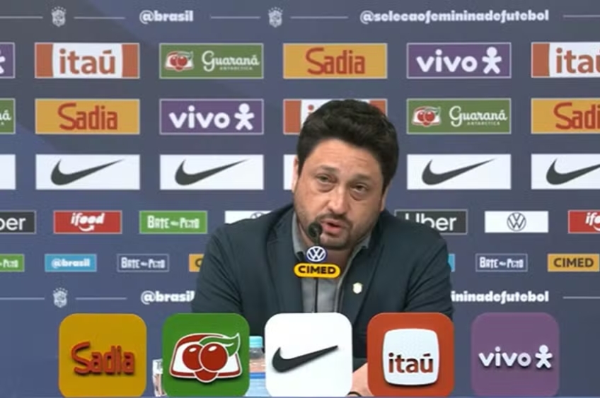 Arthur Elias divulga lista de jogadoras convocadas para a Fifa Series