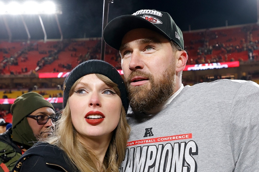 Taylor Swift e Travis Kelce anuciam noivado