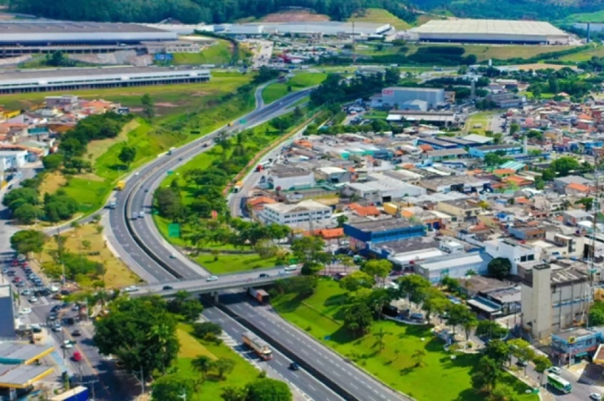 Perícia revela que principal suspeito de matar Vitória Regina a acompanhava desde 2024
