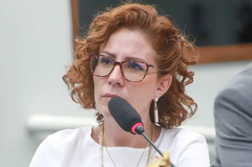  Carla Zambelli fará um pronunciamento sobre condenação 