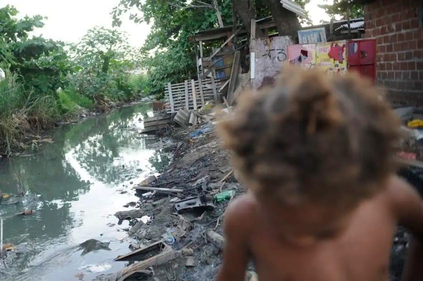 Brasil registra mais de 344 mil internações por doenças ligadas ao saneamento inadequado em 2024