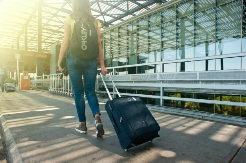 Câmara aprova urgência para projeto que impede companhias aéreas de cobrar taxa pela bagagem de mão 