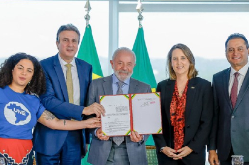 Lula assina novo decreto que institui a Nova Política de EaD