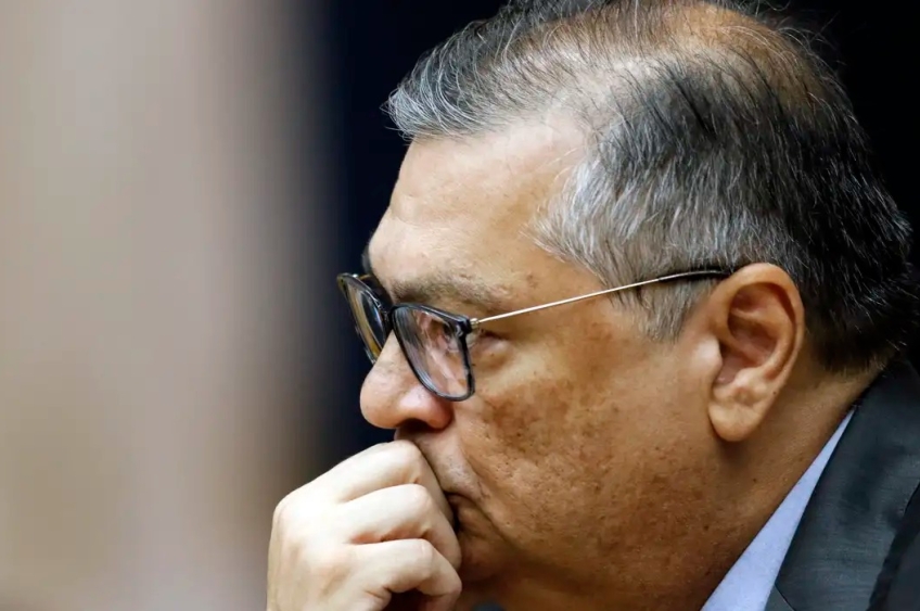 Flávio Dino valida plano para revelar autores e destinos de emendas