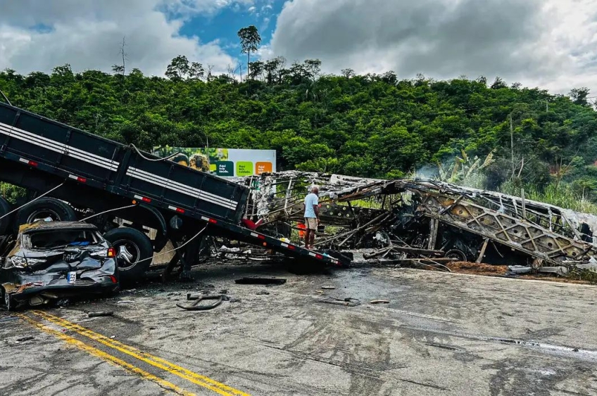 Tragédia na BR-116: acidente rodoviário em Teófilo Otoni deixa 22 mortos