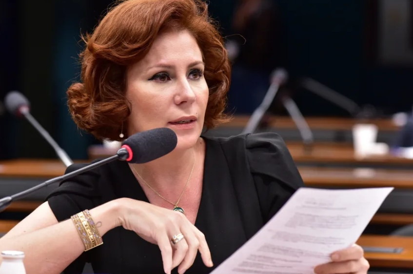 Recurso de Carla Zambelli para anular condenação é julgado pelo STF