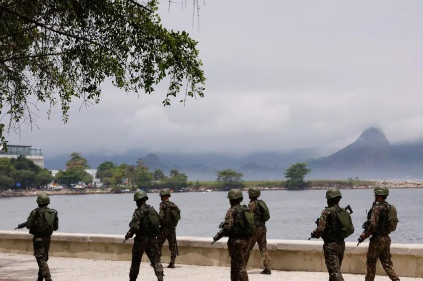 Governo avalia possibilidade de uso das Forças Armadas no Rio de Janeiro