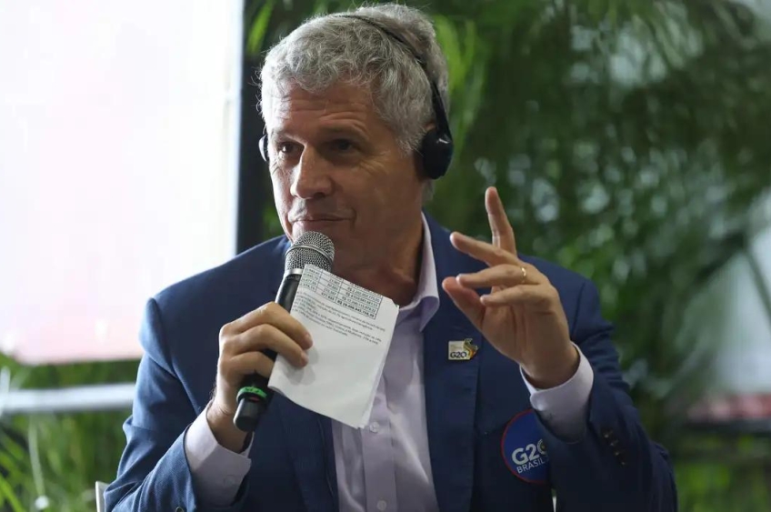 Brasil pode reduzir emissões com uso de pastos degradados, afirma ministro Paulo Teixeira no G20