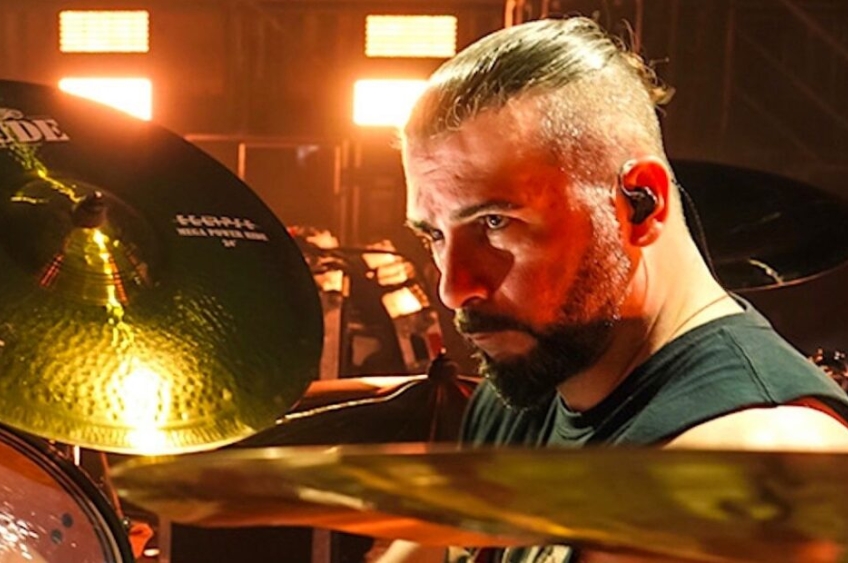 Baterista do System of a Down doa ingressos para fãs em dificuldades financeiras